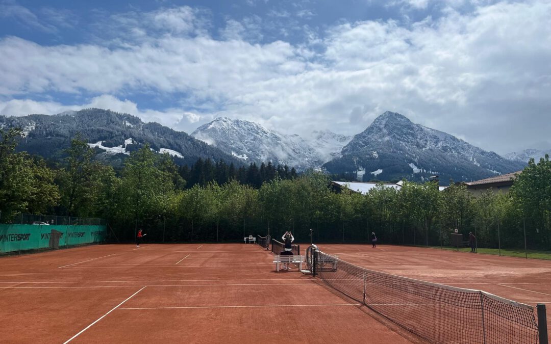 Winterliche Tennisspiele